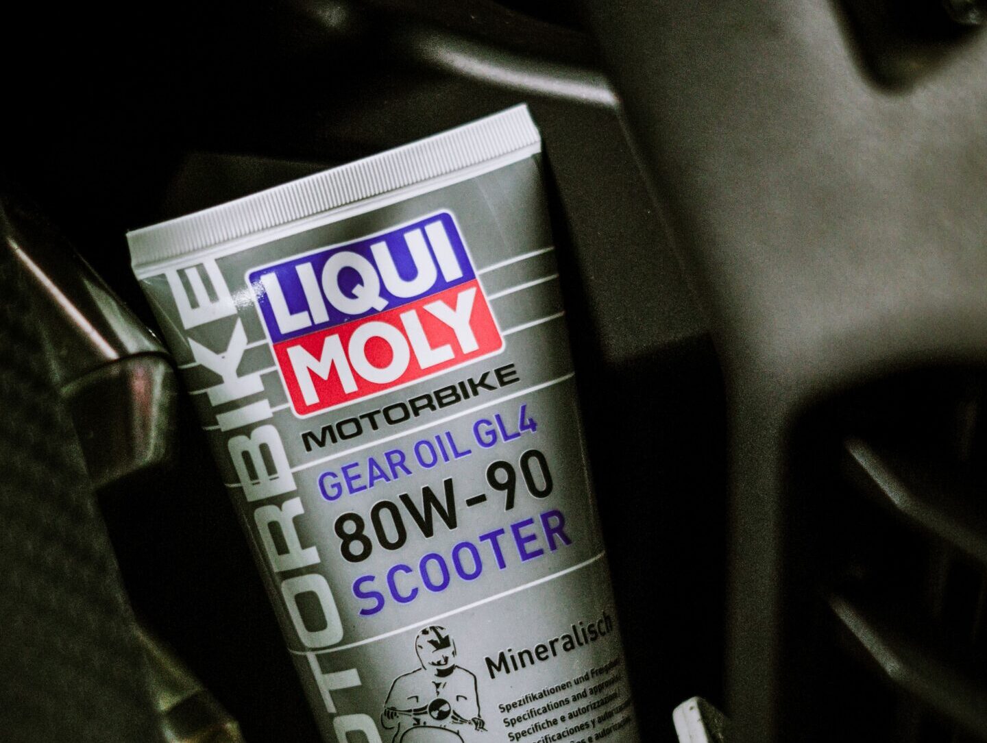 Motocyklový olej a nový olejový filter